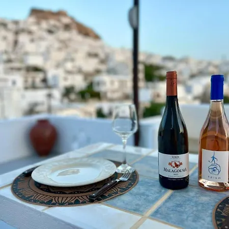 Rustic Retreat In Town Διαμέρισμα